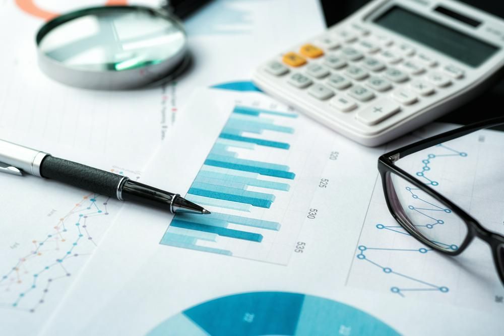 南华期货H股上市首日遇冷	，股价大跌24%直接破发，境内期货经纪业务利润三年缩7成